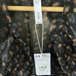 Beautiful MNG top !!I Black with light brown design 💕